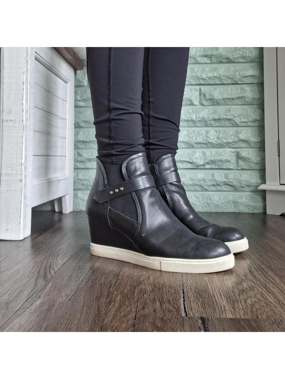 Linea Paolo Black Wedge Heel Size 9
